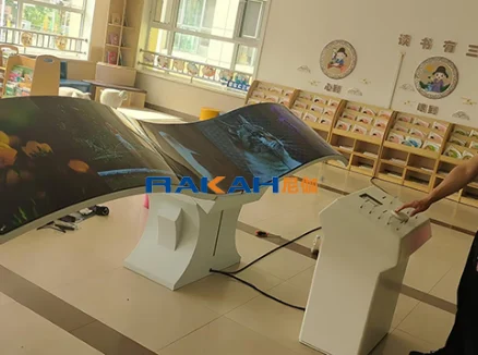 延邊幼兒園 | 1*3OLED柔性屏翻頁一體機(jī)